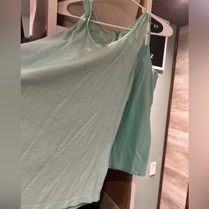 2 tank set- size L seafoam/aqua color